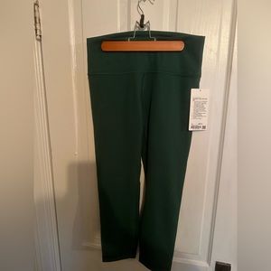 NWT Lululemon Crop 12